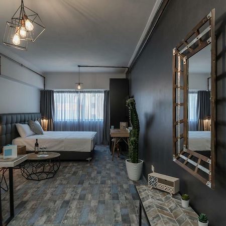 Superb Industrial Style Lodge Heart Of Athens Luaran gambar
