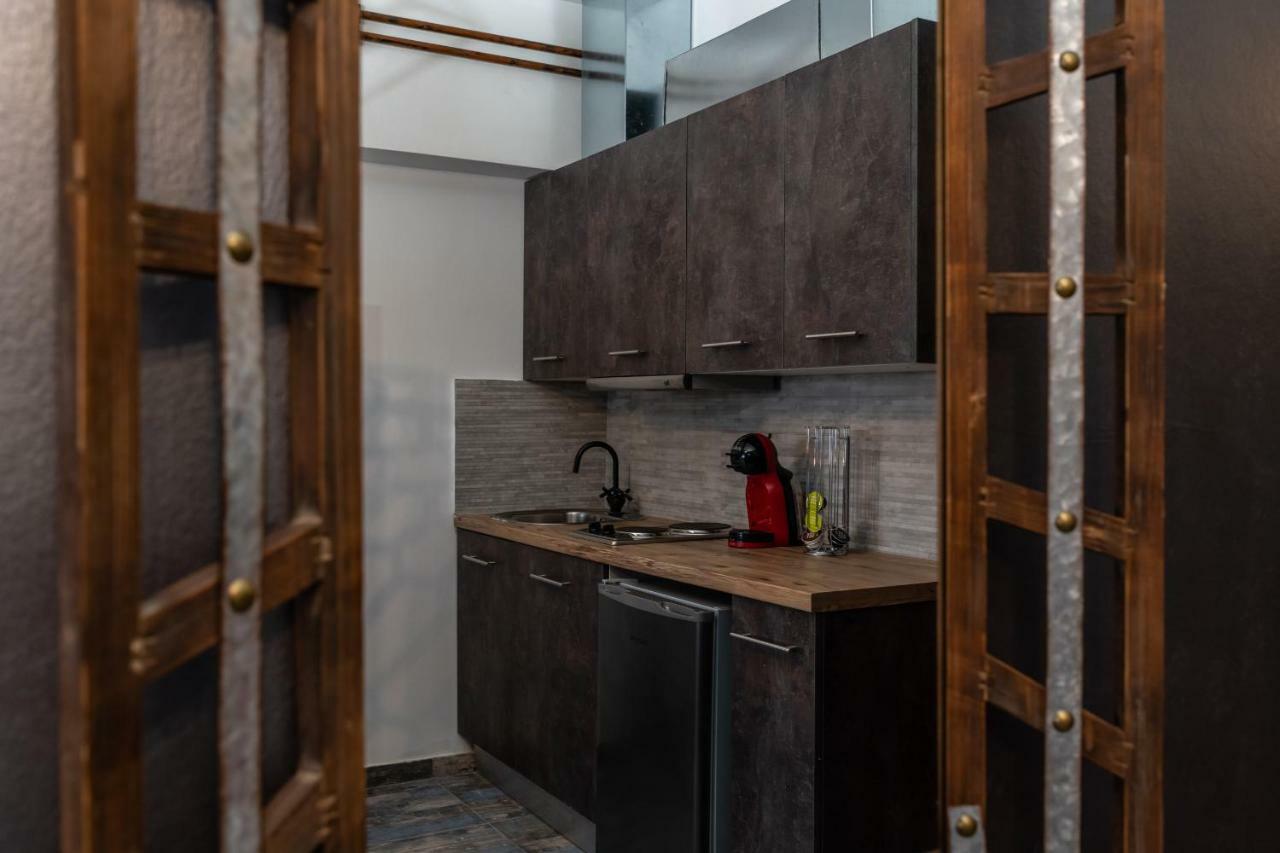 Superb Industrial Style Lodge Heart Of Athens Luaran gambar