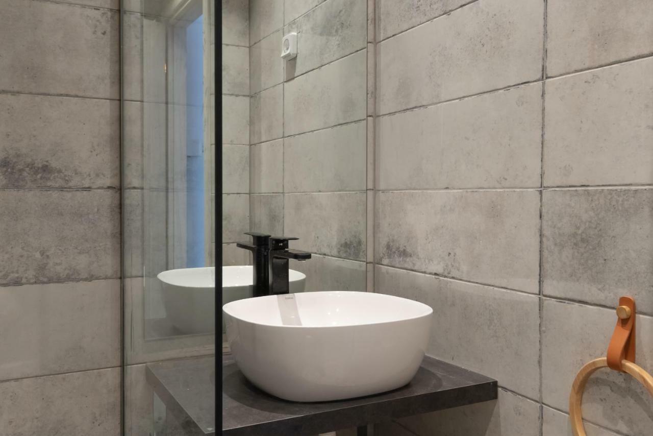 Superb Industrial Style Lodge Heart Of Athens Luaran gambar