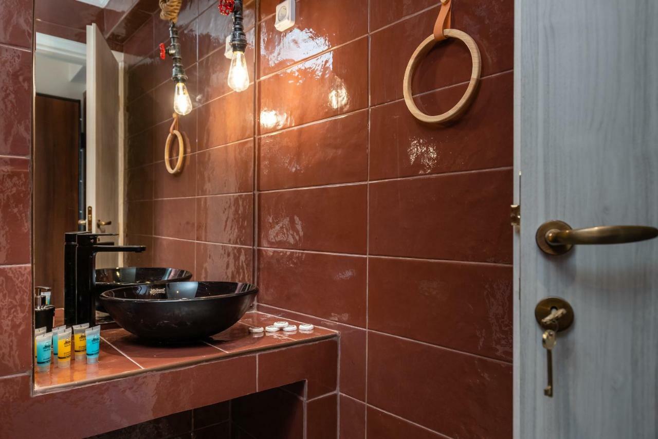 Superb Industrial Style Lodge Heart Of Athens Luaran gambar